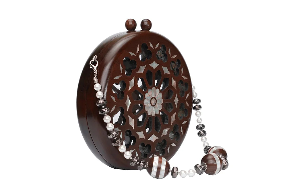 Rose window clutch