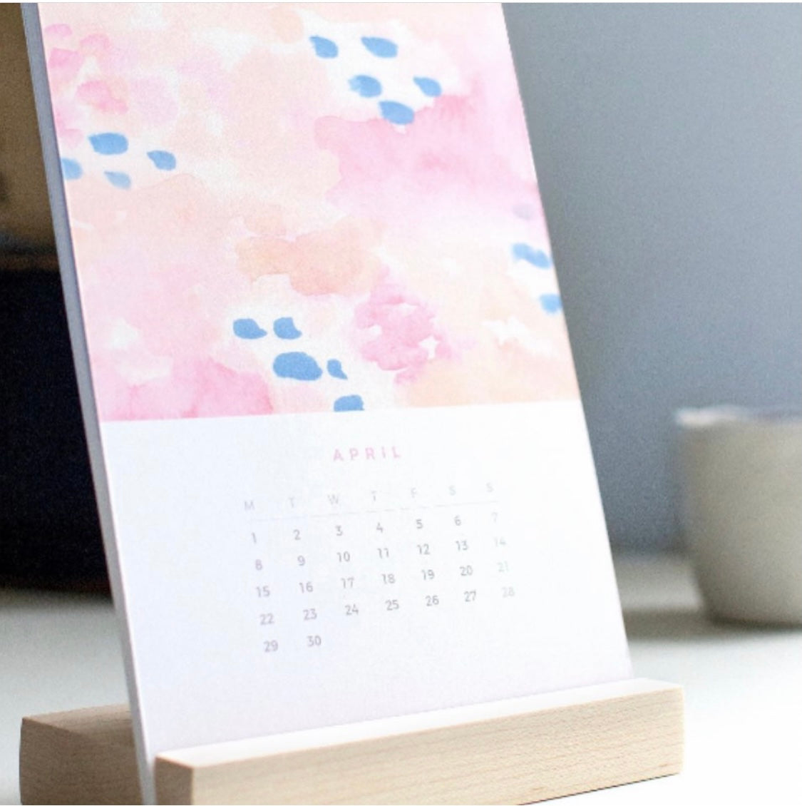 Yasa Pink Desk Calendar 2023